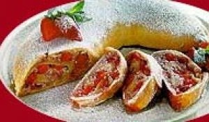 Strudel de fresas y almendras