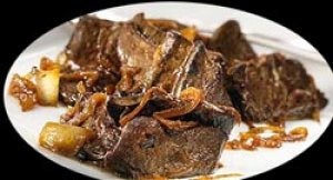 Hígado de ternera con cebolla