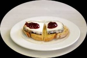 Tostadas de queso de cabra con frambuesa