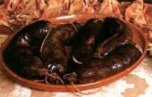 Morcilla de Burgos con manzana confitada y crema de lentejas