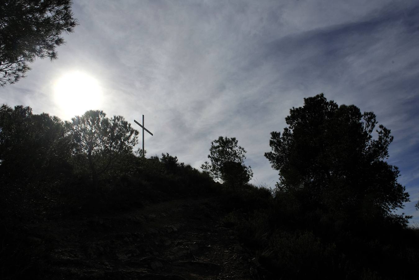 Bajo la cruz del Miravete