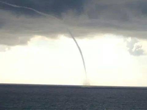 Trombas marinas en El Campello