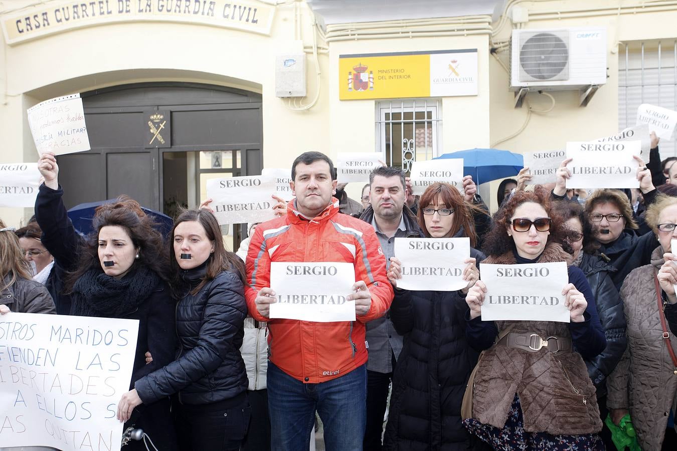 Concentración para apoyar al guardia civil encarcelado por llamar «maricón» a un superior
