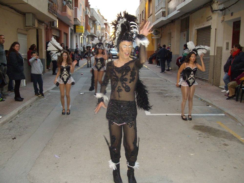 Miles de personas acuden al desfile de Carnaval de Mula