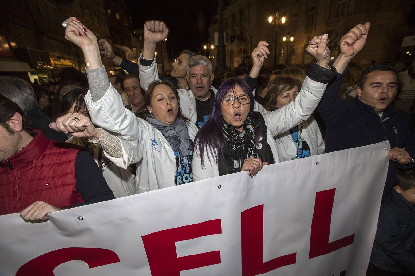 Miles de personas denuncian el «abandono» sanitario en Cartagena