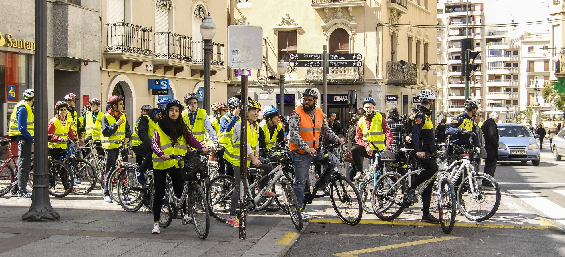 La Policía Local de Elche promueve el uso de la bicicleta