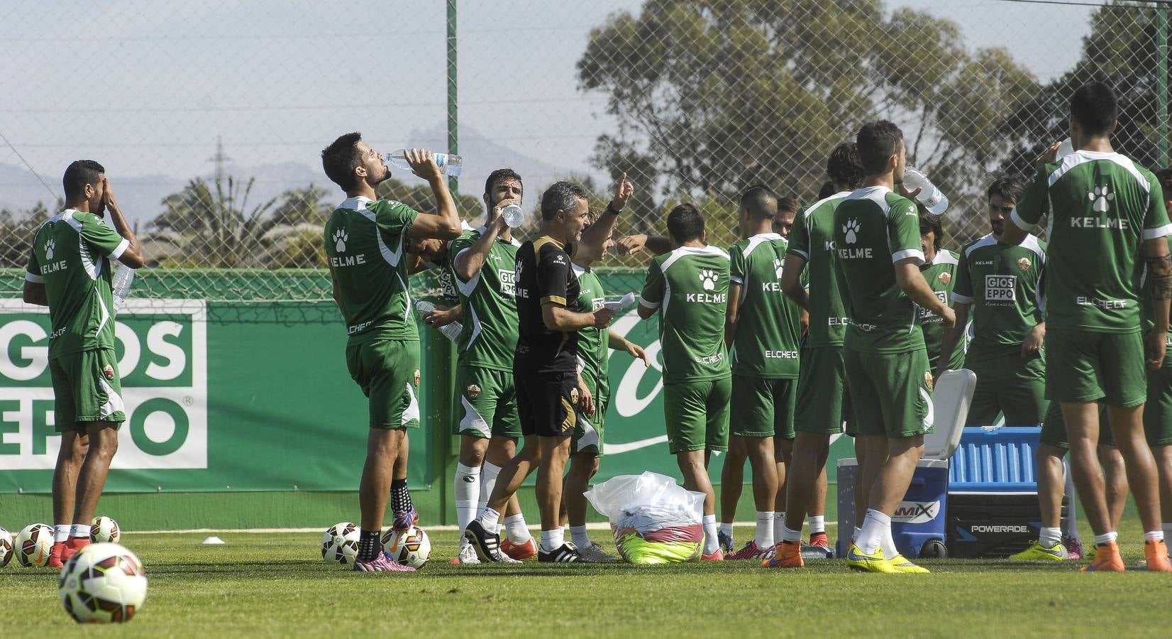 Escribá ensaya con Samu Martínez