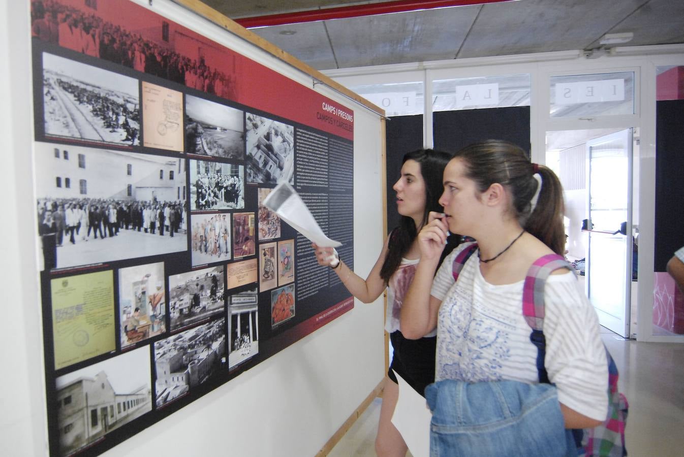 Exposición en el IES La Foia de Elche