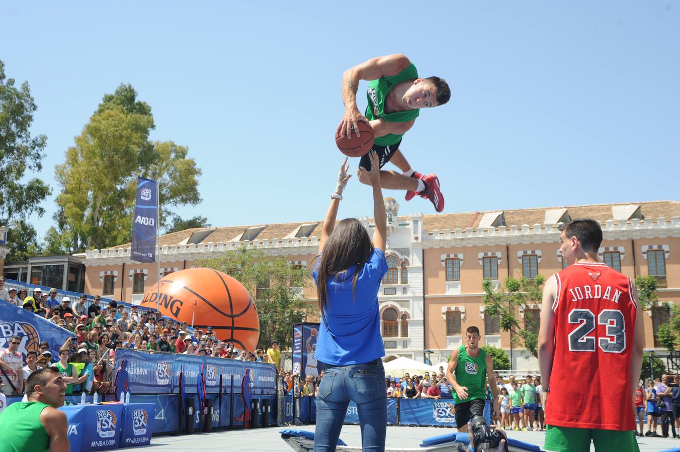 Segunda mágica jornada de basket en el Cuartel de Artillería