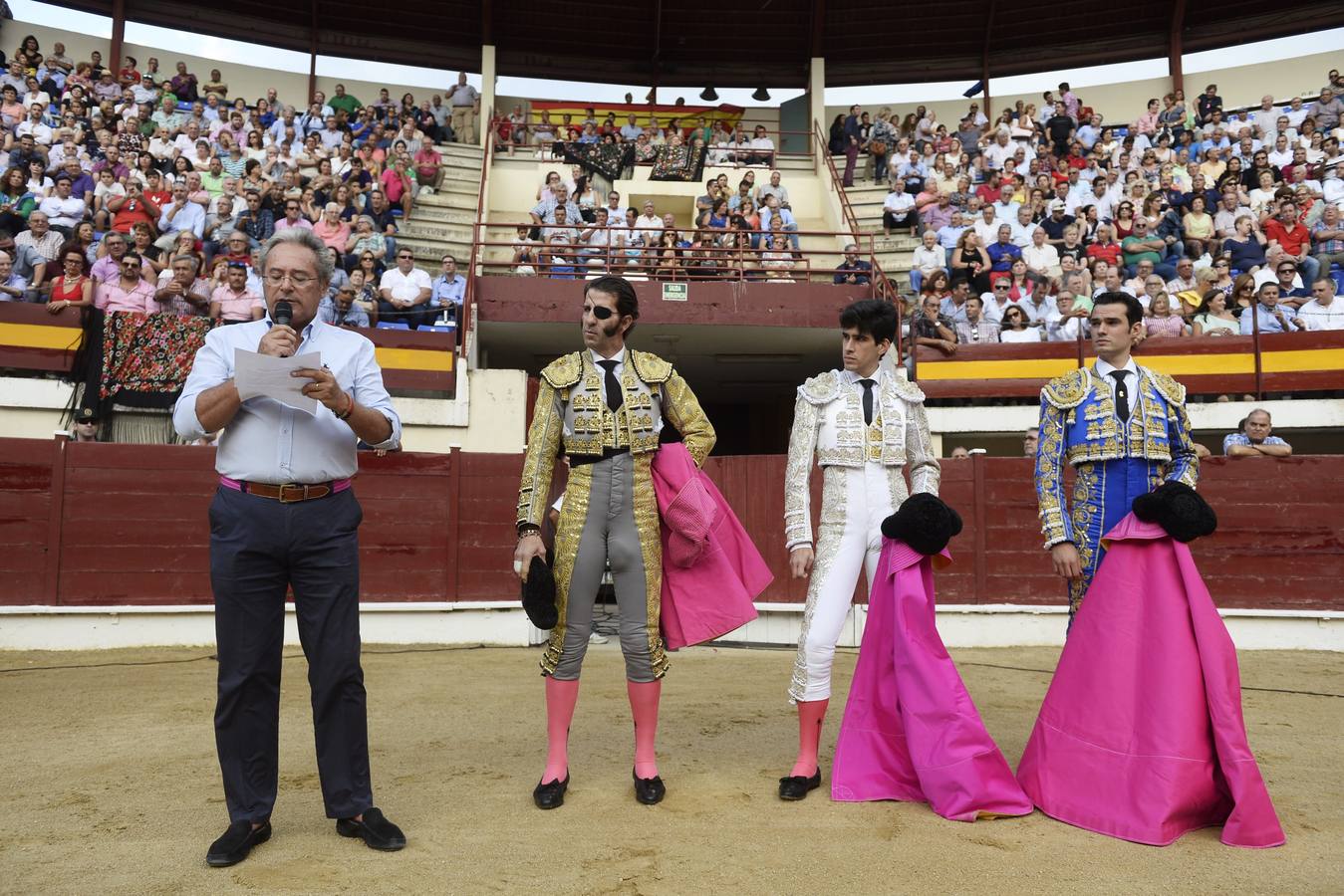 Antonio Puerta corta cuatro orejas y un rabo en la corrida de Abarán