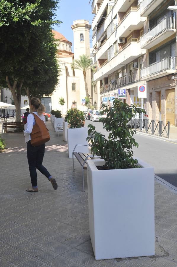 El Consistorio de Elche retira un tercio de los maceteros gigantes de las avenidas