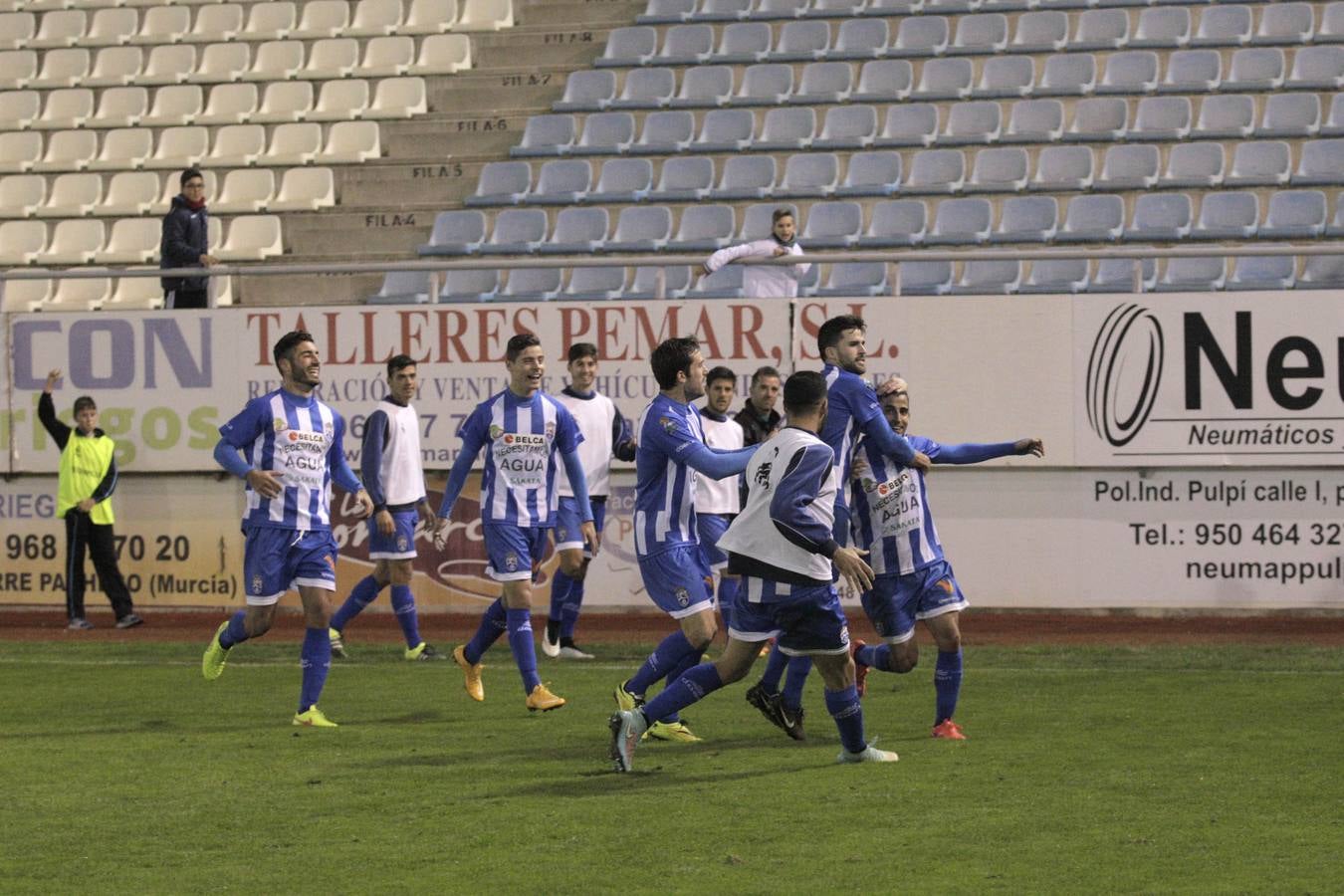 La Hoya no levanta el pie ante el Recre (2-1)