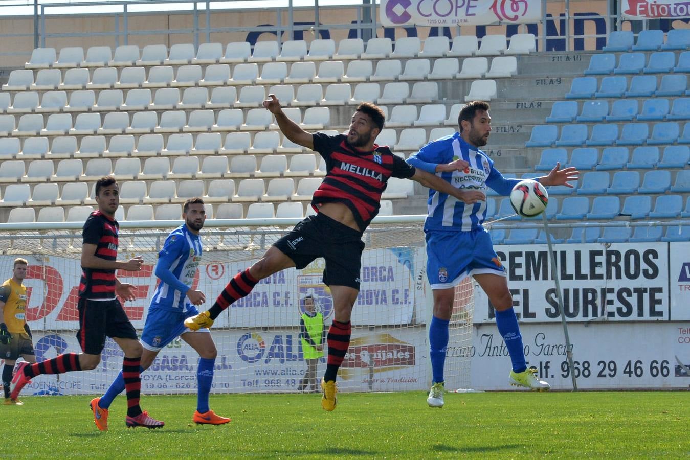 Las imágenes de la goleada de La Hoya al Melilla (6-1)
