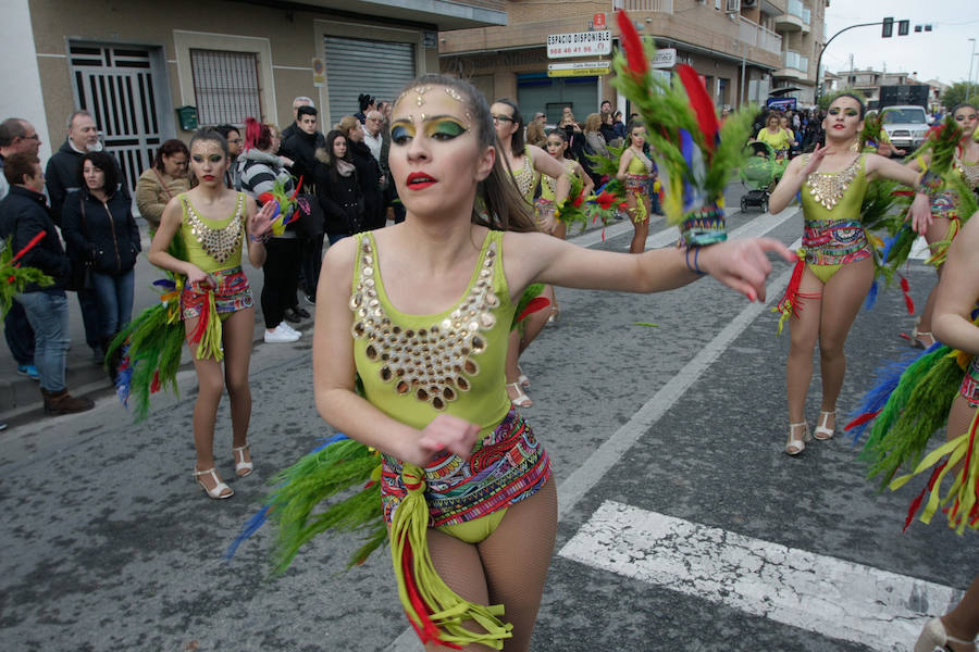 Las comparsas de Llano de Brujas despiden el Carnaval
