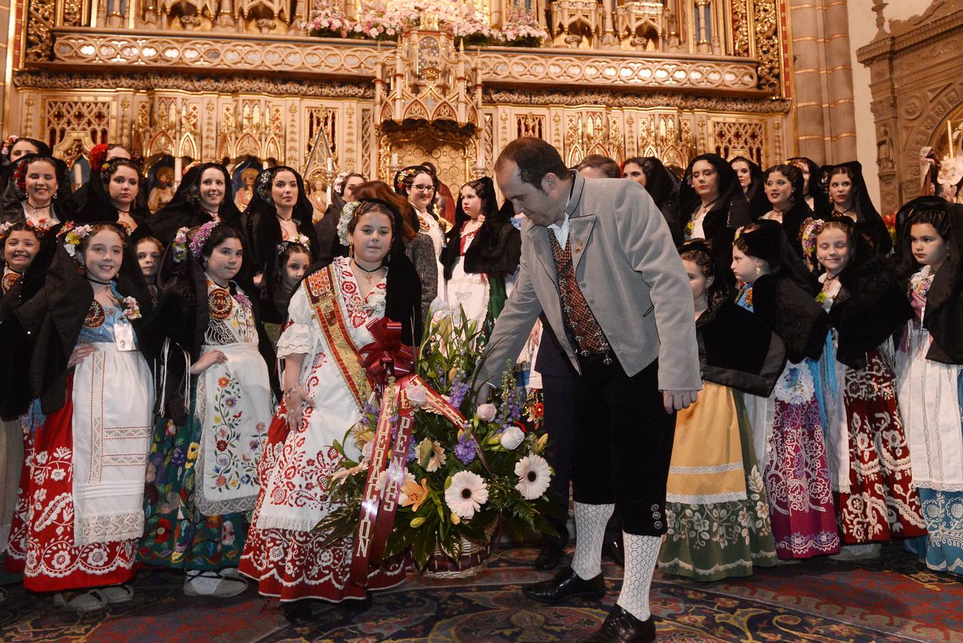 Las candidatas a la corona de azahar honran a la Fuensanta