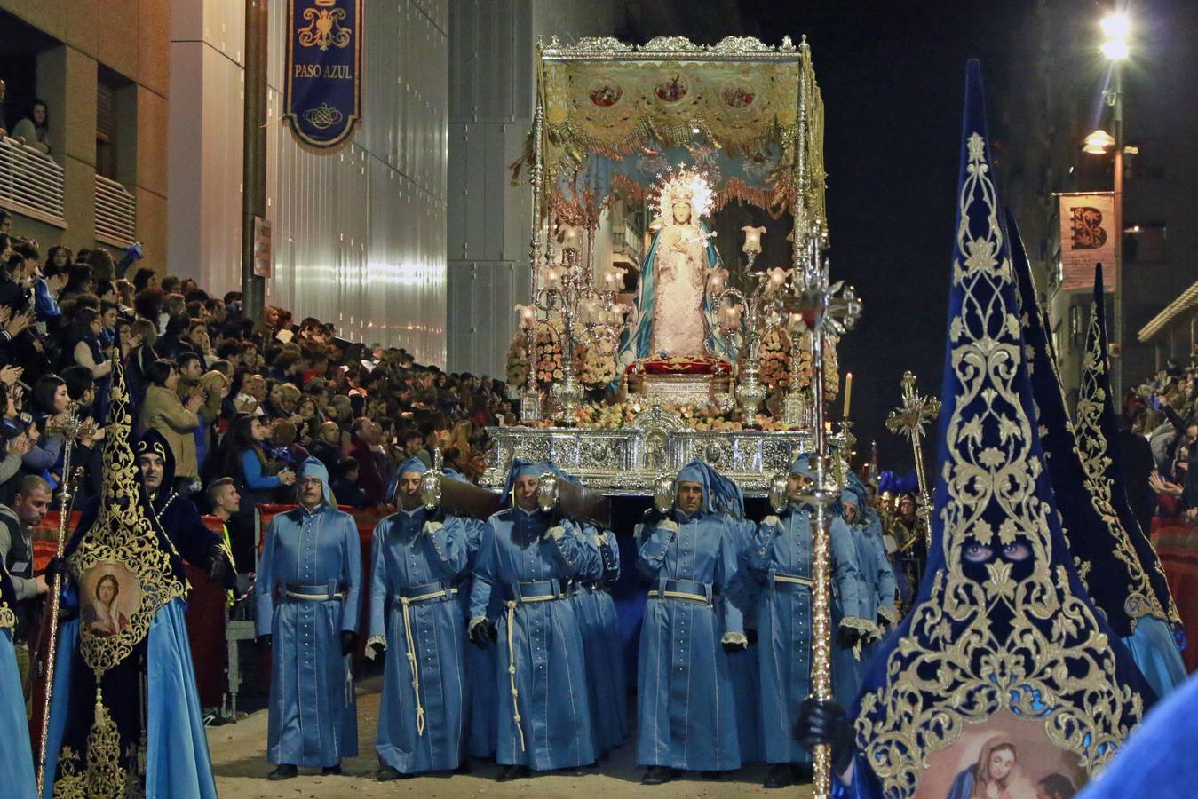 Delirio azul en Lorca el Viernes de Dolores