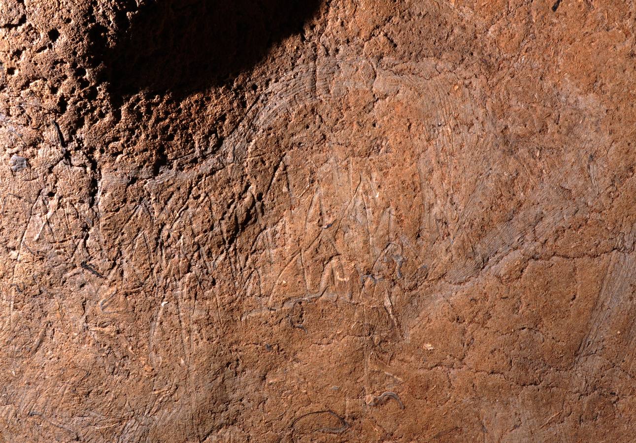 Histórico hallazgo en la cueva de Atxurra, en Vizcaya