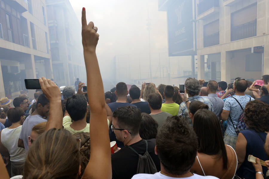 Mascletà en Elche