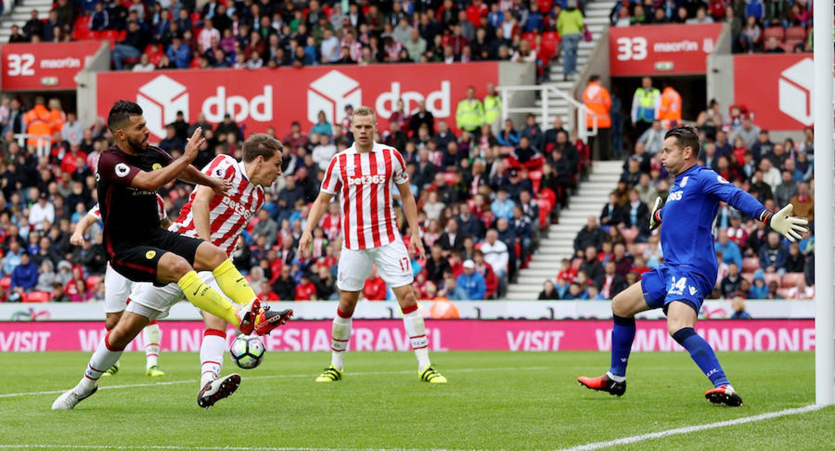 El Manchester City golea 4-1 al Stoke City