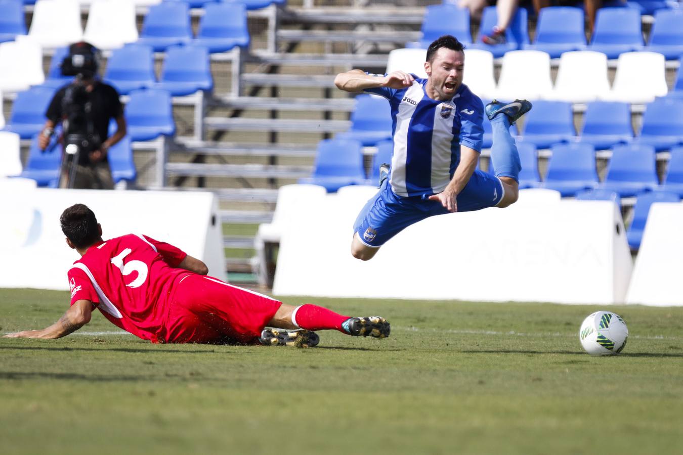 El San Fernando agranda la herida del Lorca (1-3)