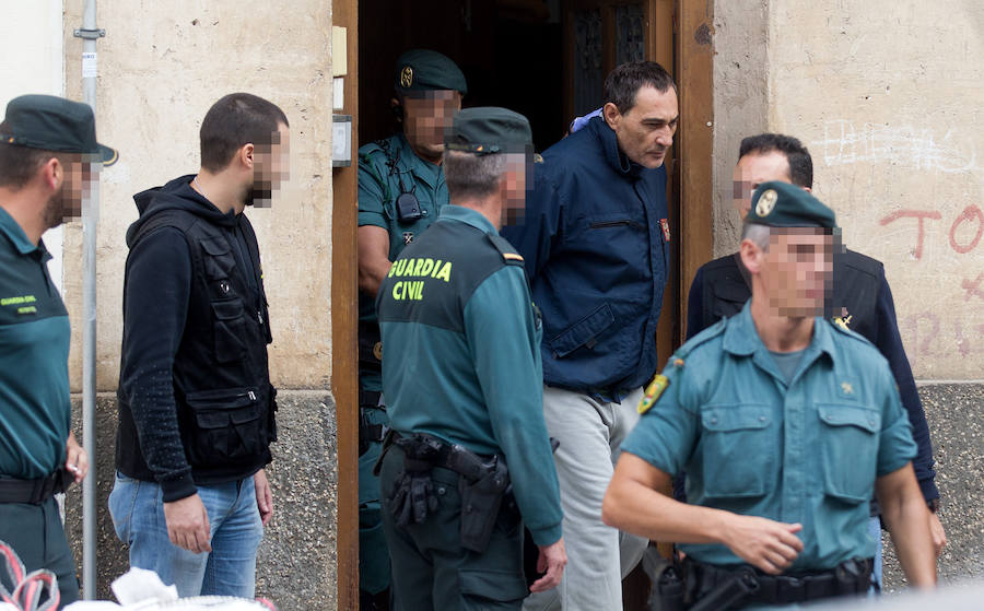 Espectacular despliegue de la Guardia Civil en Xixona para detener a unos traficantes