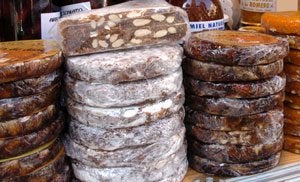 Pan de higo con almendras