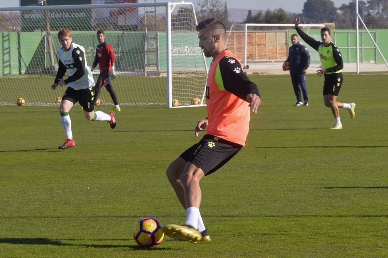 Imágenes del entrenamiento del Elche CF