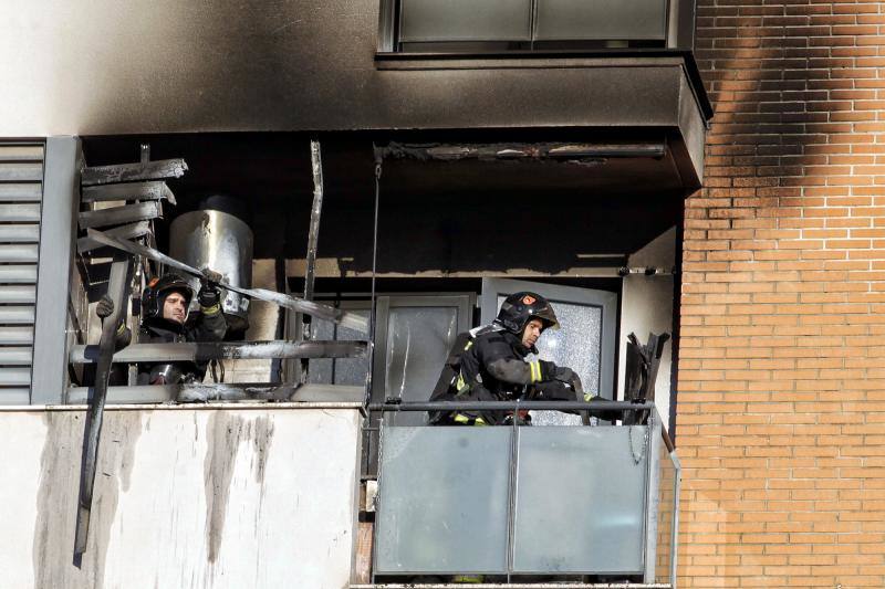 Herida una mujer a causa de un incendio en un bloque de viviendas en Alicante