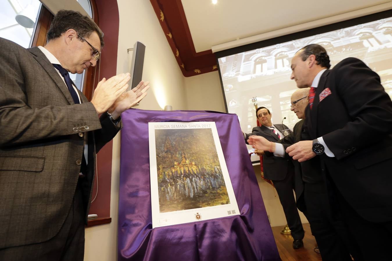 El Cristo del Rescate ilustra la Semana Santa murciana