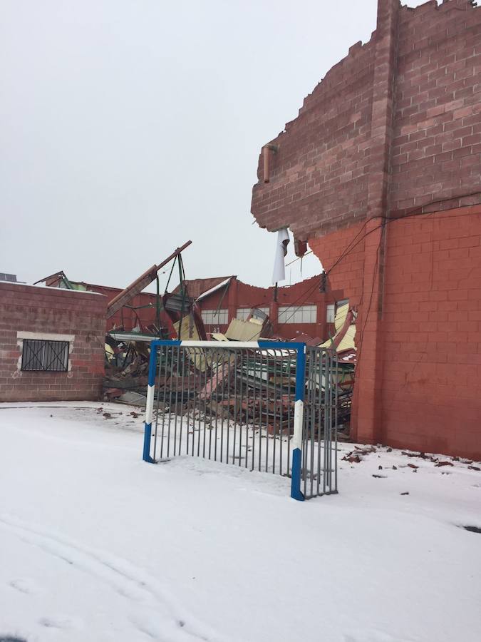 Así ha quedado el pabellón deportivo de Cehegín tras el derrumbe