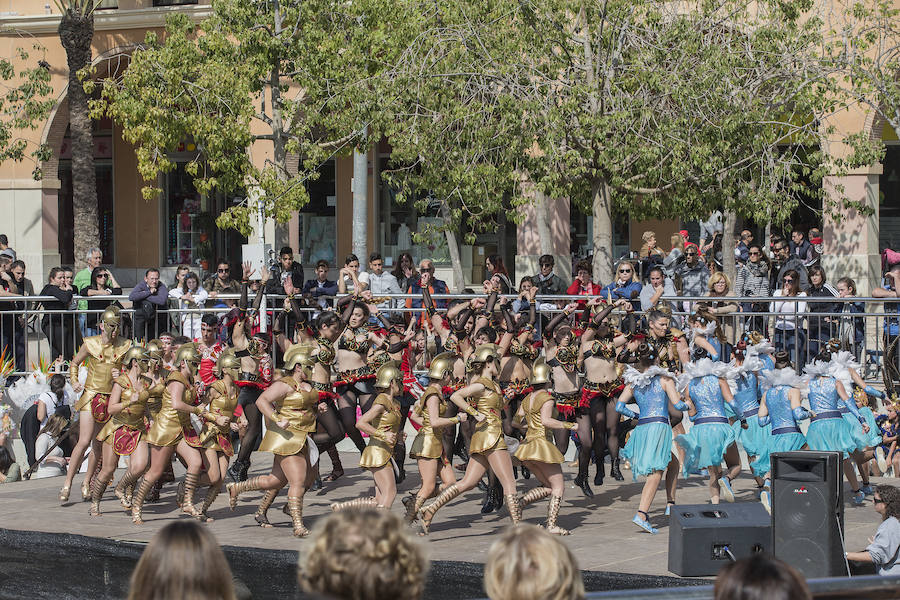 Lunes festivo y movido