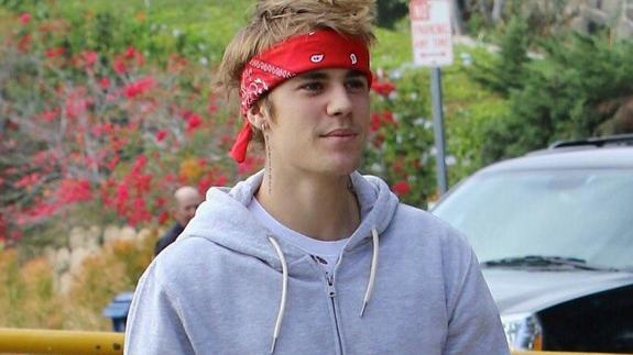 Justin Bieber ya no se mete en líos, le llueven los fantasmas del pasado