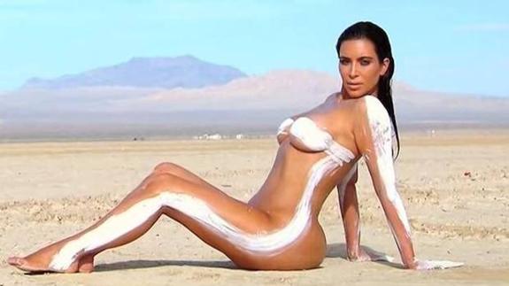 Kim Kardashian, una mujer real y con celulitis, sin Photoshop