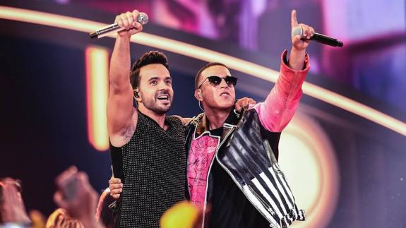 Luis Fonsi y Daddy Yankee cantan 'Despacito' por primera vez juntos sobre un escenario