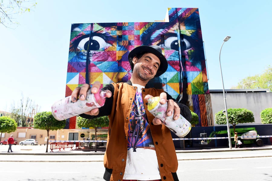 Kobra finaliza el grafiti de Salvador Dalí