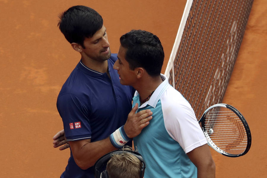 Almagro planta cara a Djokovic