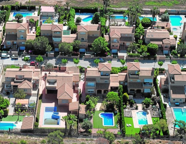 Batida aérea sobre las piscinas 'verdes'