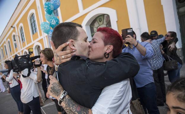 El 'Hespérides' regresa de la Antártida tras probar un nuevo sistema de satélite europeo