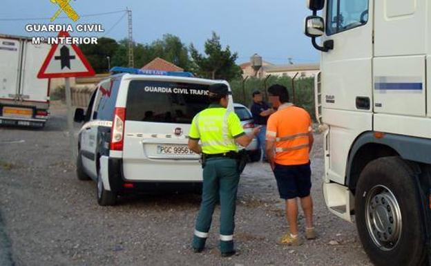 Detenido un camionero por conducir bajo los efectos de la cocaína en Totana
