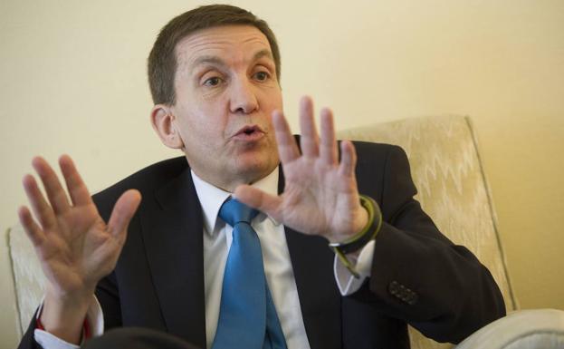 Moix: «Dimito para proteger a mi familia pero no he cometido irregularidades»