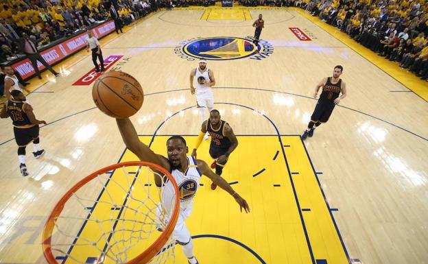 Durant lleva a otra dimensión a los Warriors