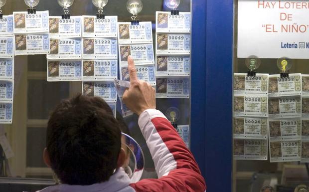 Condenada a devolver el premio que había cobrado tras encontrar un boleto de lotería