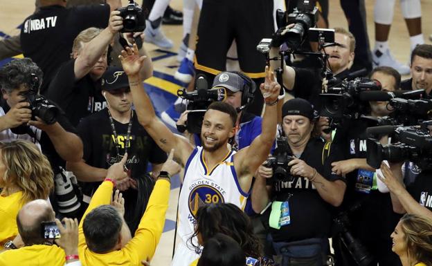 Curry: «Cada temporada nos superamos»