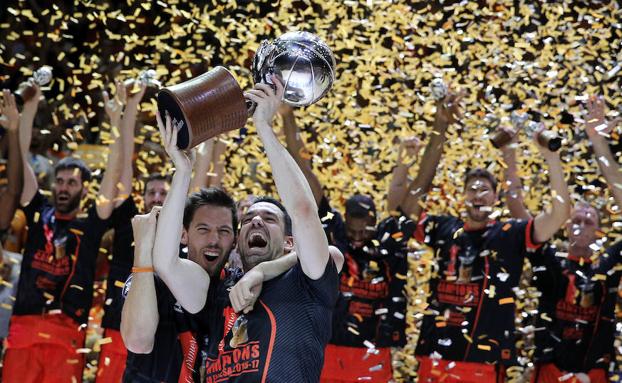 El Valencia Basket tiñe de naranja la Liga