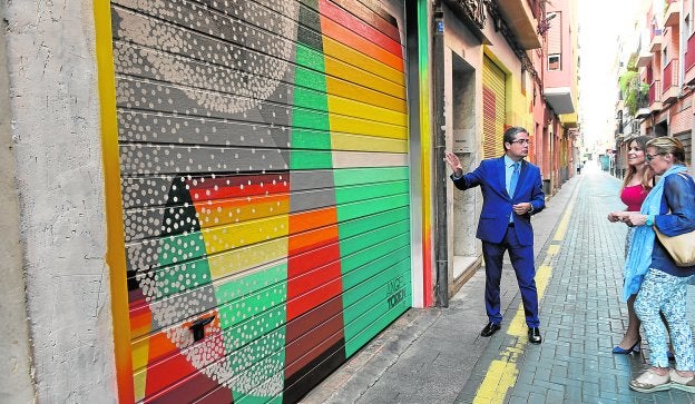 Vecinos de Santa Eulalia harán de pintores de brocha gorda