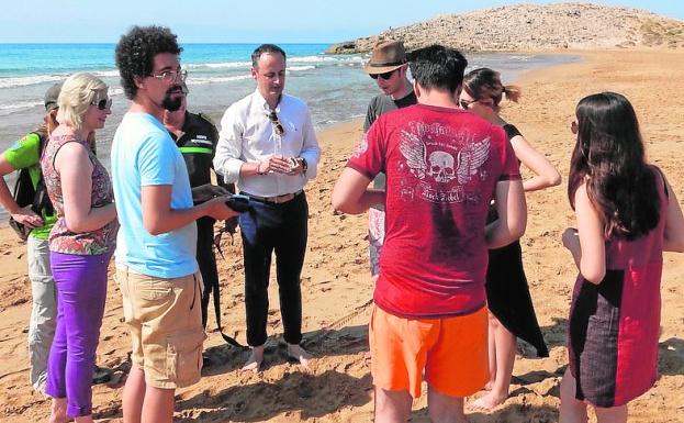 Calblanque se convertirá el próximo año en una playa libre de fumadores