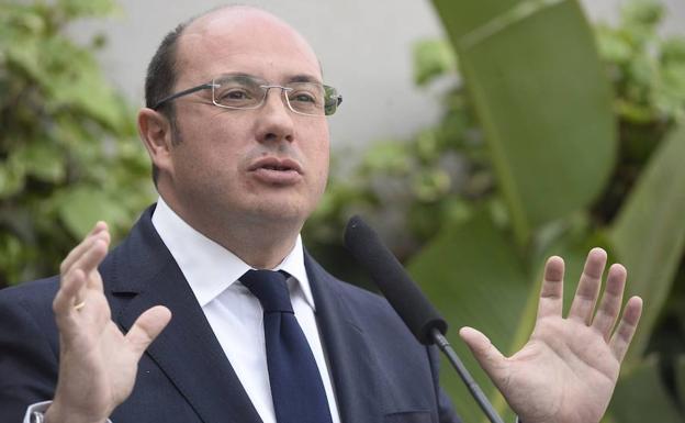 El PSOE pide la comparecencia de Pedro Antonio Sánchez en la comisión de financiación del Senado
