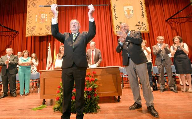 El socialista Andrés García toma posesión como alcalde de Totana