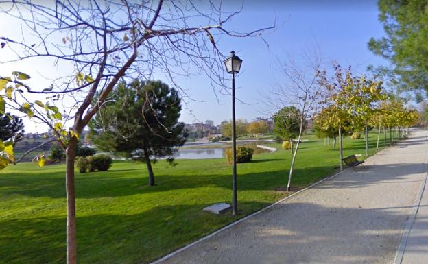 Detenidos por hacer un trío en pleno día en un parque infantil