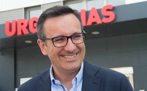 El alcalde de Alhama se presentará a las primarias del PSRM